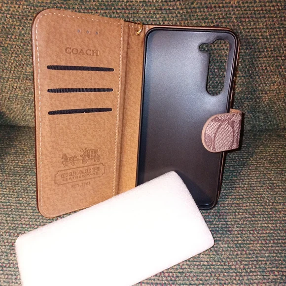 Coach Phone Case / Wristlet Fits a Samsung Galaxy. New - Picture 4 of 5